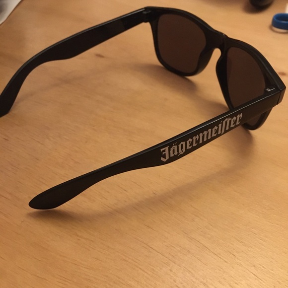 New Unisex Jäegermeister Black Sunglasses One Size - Picture 1 of 5